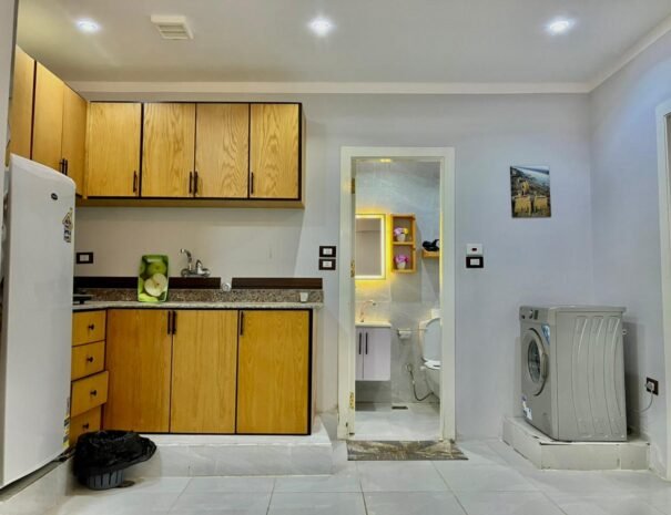 Kitchen & Bathroom