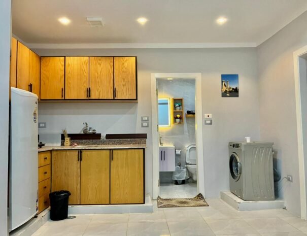 Kitchen & Bathroom
